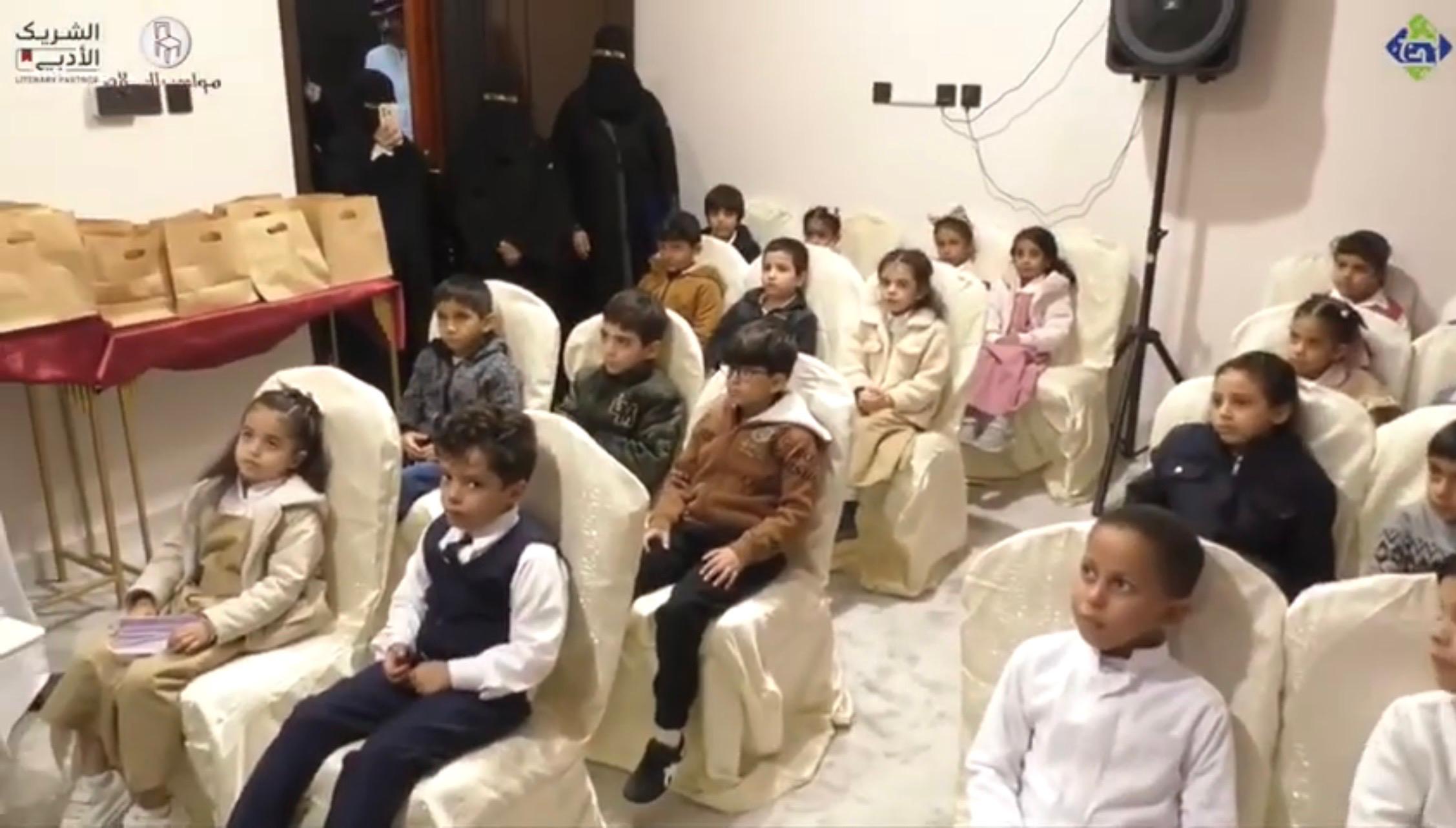 مساهمة كتابة أبيات من الشعر الفصيح على ورق مسطر - صورة 5